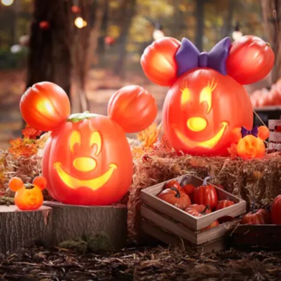 Mickey Mouse and Minnie Mouse Light-Up Jack-o Minnie Mouse Light-Up Jack-o\'-Lantern